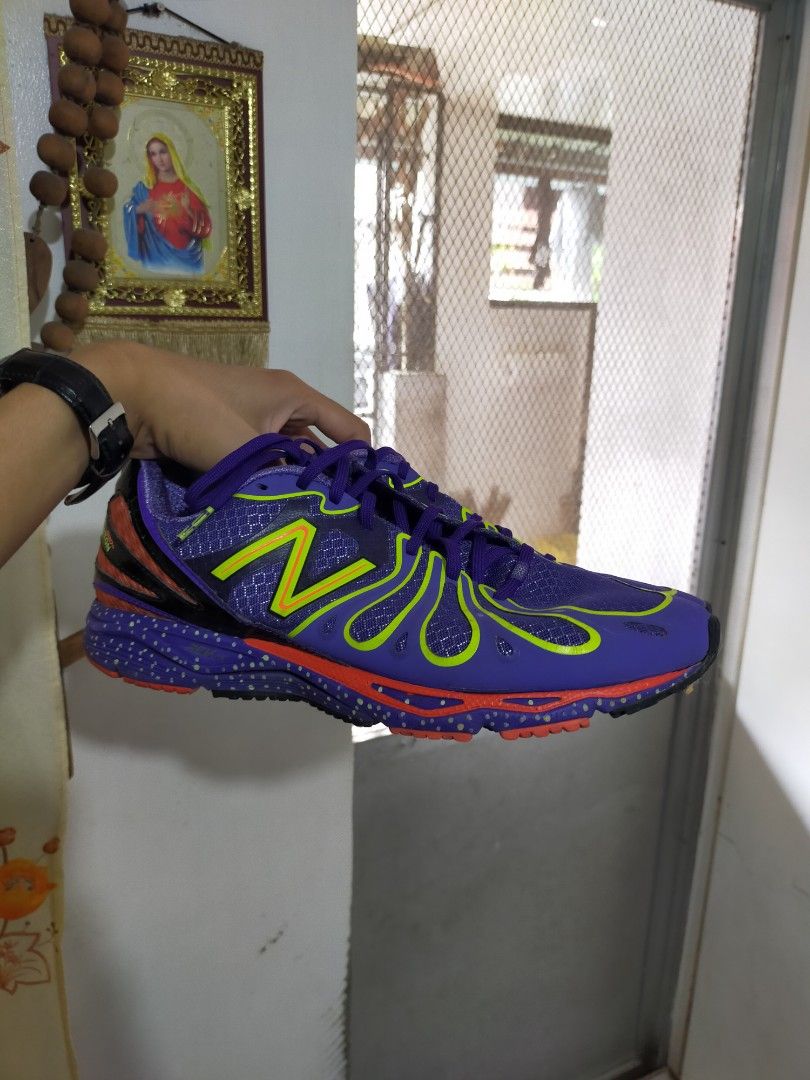 New Balance 890v3 Boston Marathon (Category: Sneakers) located in Manila. Submitted by patinacollectives2.0 (Listing ID 1464749374, Image 1). Description: New Balance 890v3 Boston Marathon Size 9US 42.5EUR (2013) Very rare and special pair Inspiration behind the new 1890 silhouette Pair is only released during the Boston Marathon Special features include glow in the dark materials (check last photo) 1300+SF Marikina location Shipping via Lalamove