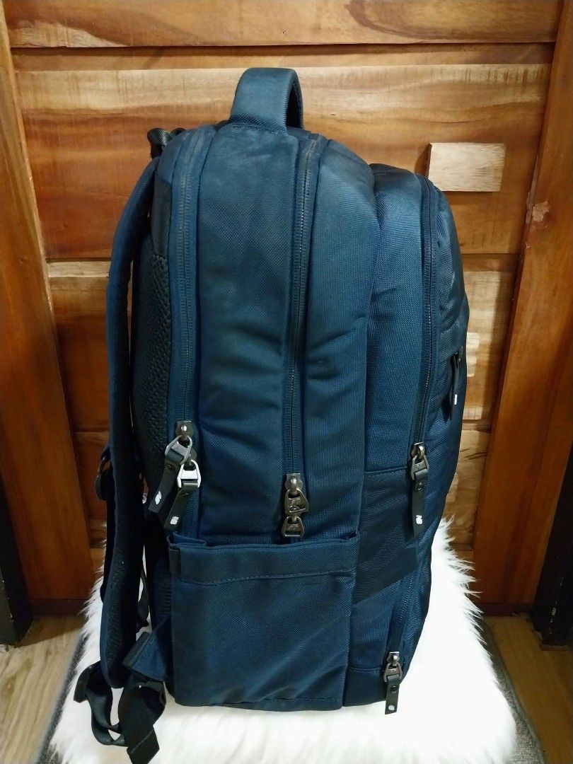 NEW BALANCE BACKPACK (Category: Backpacks) located in Cagayan de Oro. Submitted by lj100614 (Listing ID 1464732955, Image 3). Description: Pagka Gwapou nman😱😱😱 :New Balance🎒🎒🎒 :Large Size :Minimal Issue Only.