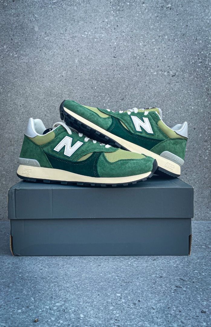 New Balance 475 (Category: Casual Shoes) located in Naga. Submitted by generic_username0711 (Listing ID 1464617716, Image 1). Description: - Green New Balance sneakers - Suede and mesh upper - Classic 'N' logo detail - Cream midsole with dark outsole - Includes original box - Ideal for everyday casual wear SRP: P6,995.