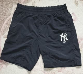 (Category: ) located in . Submitted by tonsky_thrift (Listing ID 1464626896, Image 1). Description: .