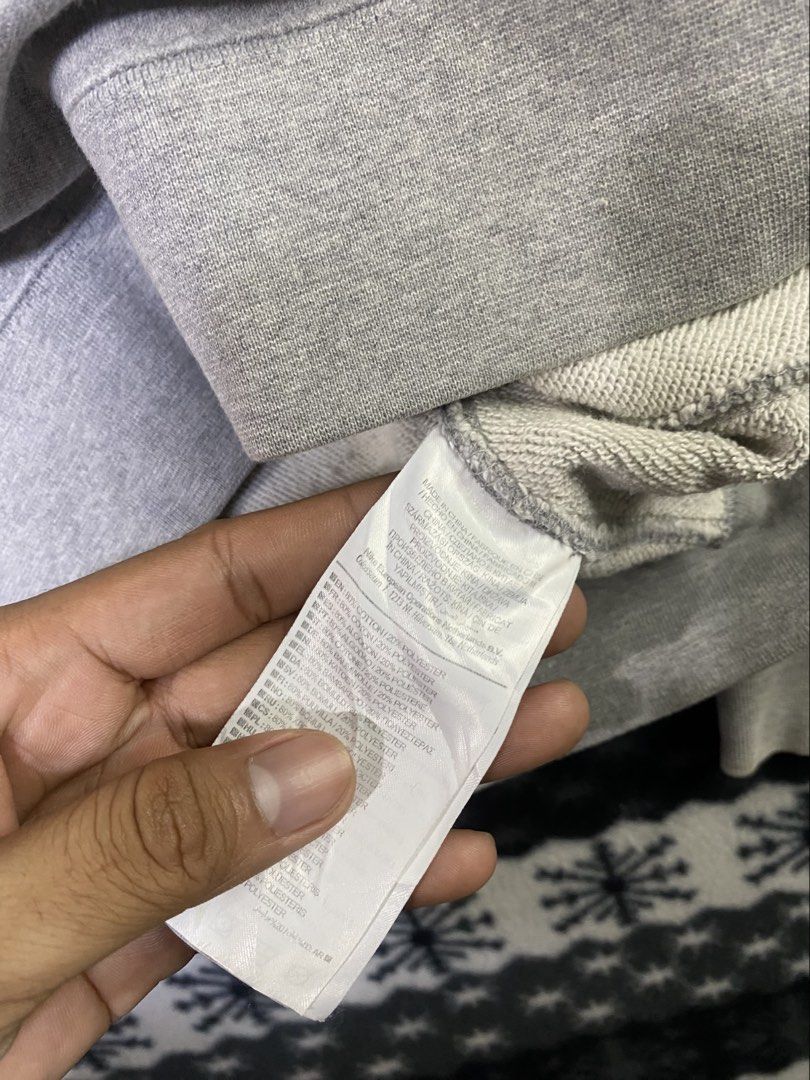 Nike (Category: Coats, Jackets and Outerwear) located in General Santos City (Dadiangas). Submitted by nokkie_thrift (Listing ID 1464654122, Image 3). Description: Nike Excellent condition Dimes 23x26 Issue: cut neck tag.