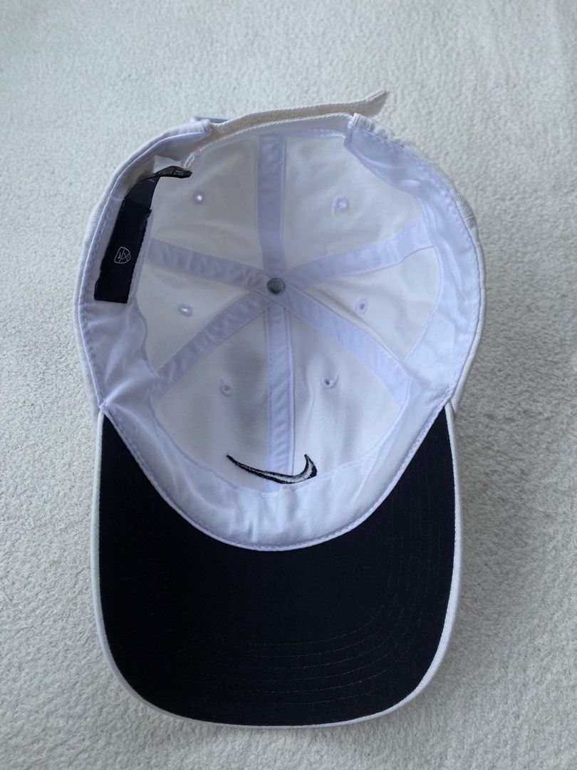 Nike (Category: Caps & Hats) located in Cebu City. Submitted by thrift_tired (Listing ID 1464660793, Image 3). Description: Excellent condition No issue Colorate 9.8 Can ship through jnt Mindanao loc.