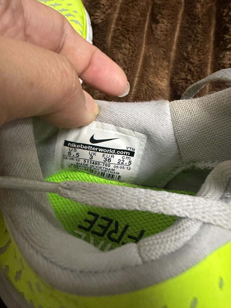 Nike (Category: Casual Shoes) located in Quezon City. Submitted by brand_dyn3 (Listing ID 1464726537, Image 3). Description: Nike running shoes rfs,: decluttering size US 5.5 or 22.5 cm.