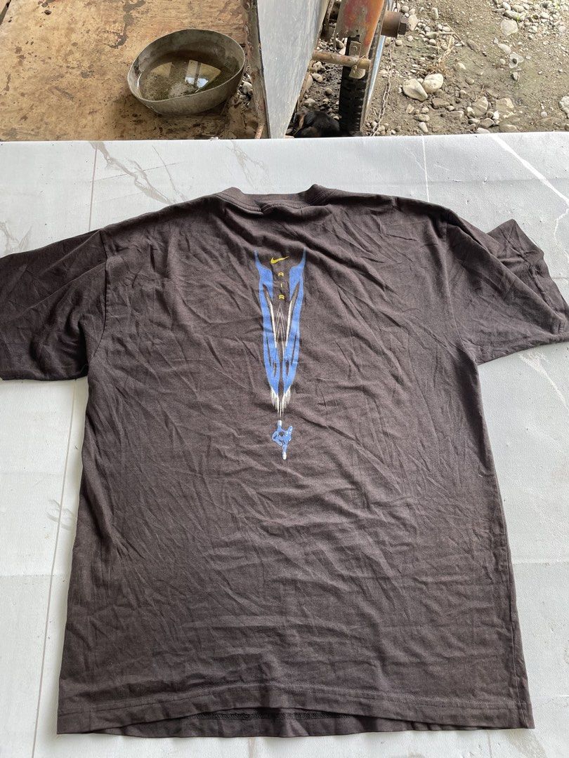 Nike 90's airmx tee (Category: Tshirts & Polo Shirts ) located in New Bataan. Submitted by rebisa.404 (Listing ID 1464605786, Image 3). Description: Nike 90's airmx tee Cut tag 20x27 Need wash Issue: sunfade, hairline.