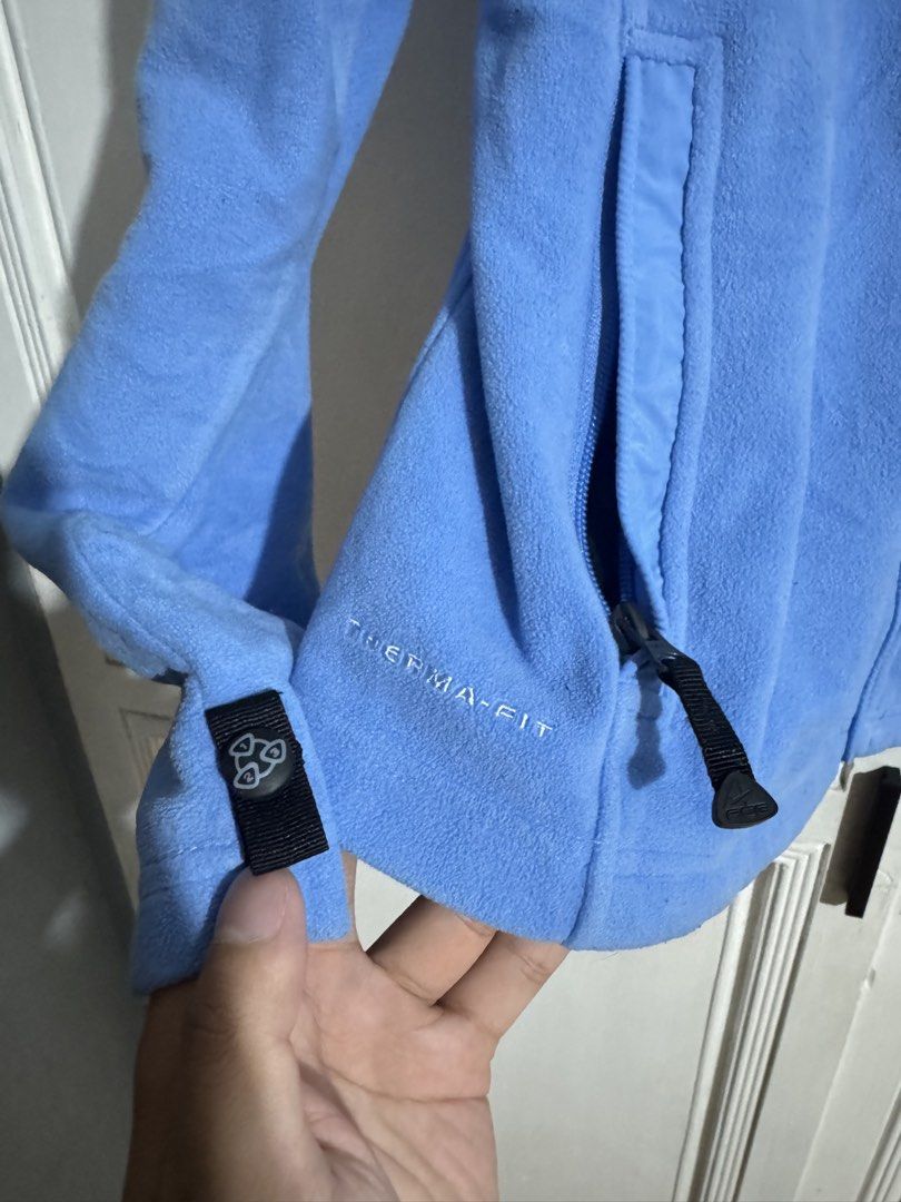 Nike ACG ThermaFit Jacket (Category: Coats, Jackets and Outerwear) located in Quezon City. Submitted by _berj_ (Listing ID 1464738161, Image 3). Description: Description NIKE ACG ThermaFit Jacket § Price: ₽ 879 to 780 Size: S on tag Measurements: 20 X 24 Condition: 9/10 no issues, With zipper on shoulder and Very good preloved condition. Please check all photos carefully for actual condition..