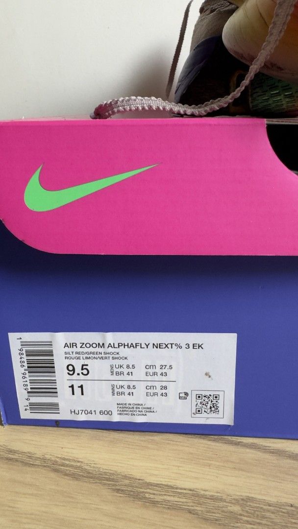 NIKE ALPHAFLY 3 ELIUD KIPCHOGE EDITION💥 - ORIGINAL/AUTHENTIC 🙌 (Category: Sneakers) located in Davao. Submitted by airdrop28 (Listing ID 1464626709, Image 2). Description: NIKE ALPHAFLY 3 ELIUD KIPCHOGE EDITION | USED TWICE ONLY | ORIGINAL BOX 💰 PRICE: ₱11,000 — SLIGHTLY NEGOTIABLE Selling my Nike Alphafly 3 Eliud Kipchoge Edition. One of Nike’s top-tier carbon-plated racing shoes, featuring ZoomX foam, Air Zoom units and full-length carbon-fi