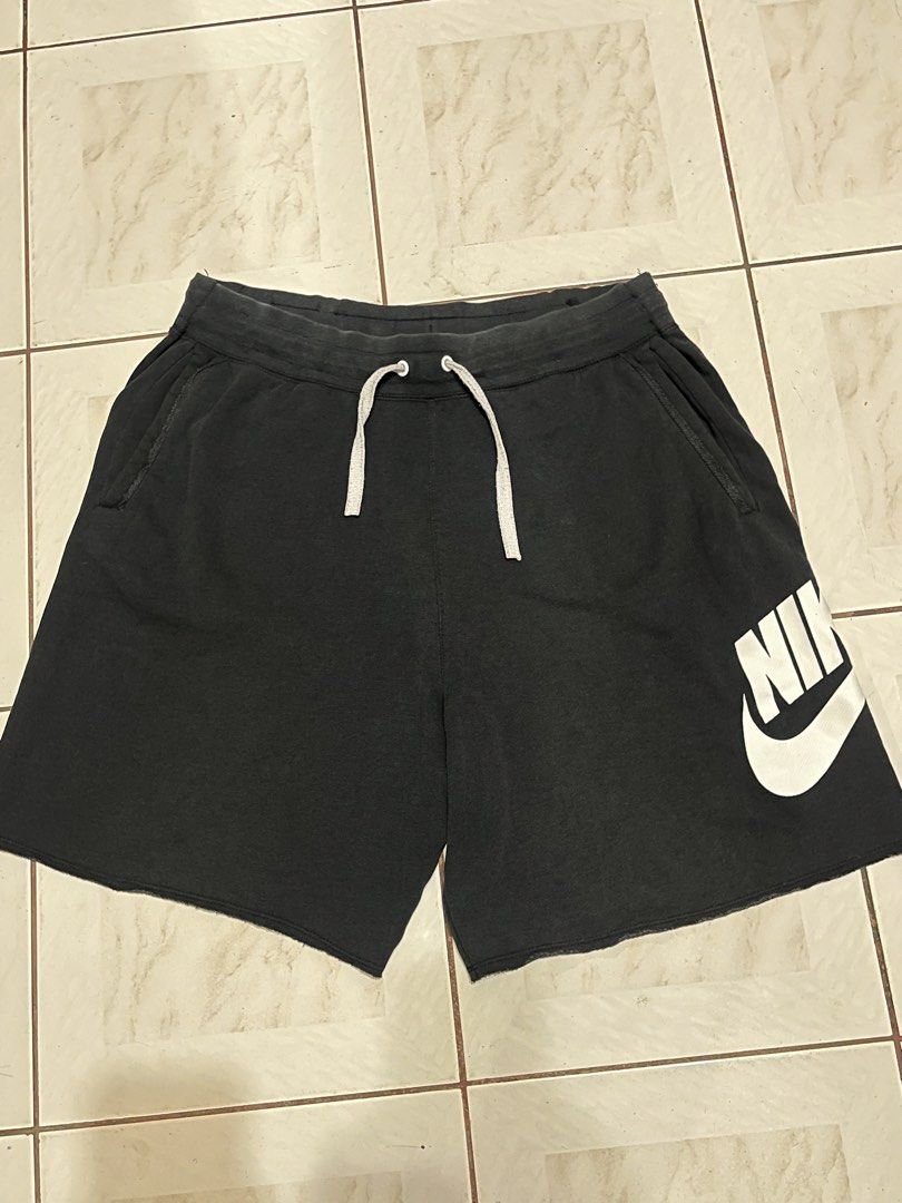 Nike Alumni (Category: Shorts) located in Manila. Submitted by cycy16_2004 (Listing ID 1464685386, Image 1). Description: 8.5/10 color rate the rest excellent no crack.