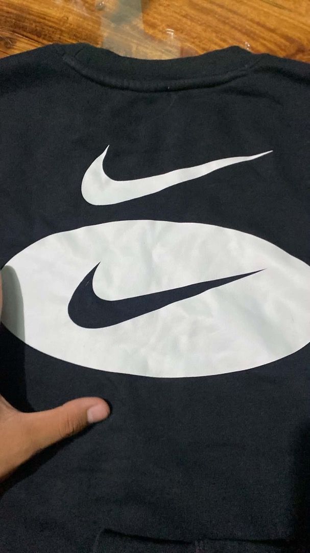 nike big logo (Category: Activewear) located in Caloocan City. Submitted by buy-na-bai (Listing ID 1464723284, Image 3). Description: no cracks or any issue.