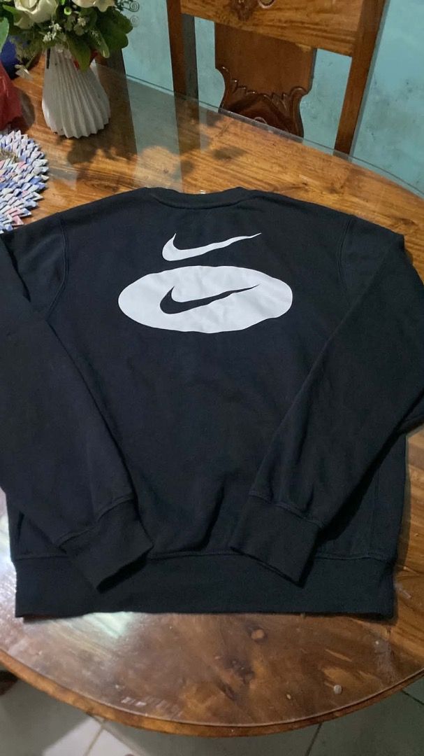nike big logo (Category: Activewear) located in Caloocan City. Submitted by buy-na-bai (Listing ID 1464723284, Image 1). Description: no cracks or any issue.