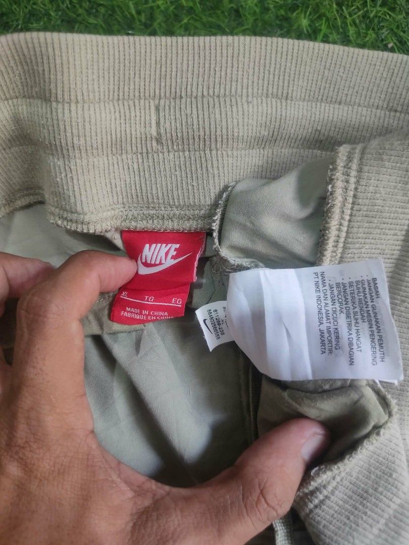 Nike cargo short (Category: Shorts) located in Vinzons. Submitted by kspabico07187 (Listing ID 1464733055, Image 3). Description: Excellent condition XL on tag Waist-32-38 L-21.