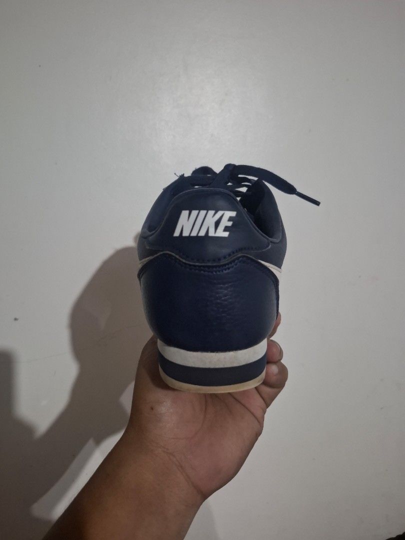 NIKE CORTEZ SHOES (Category: Sneakers) located in Antipolo. Submitted by goldentiger-ac44 (Listing ID 1464755594, Image 2). Description: NIKE CORTEZ SHOES SIZE USA 9.5, EURO 43, CM 27.5 No solesep No Heeldrags Price 1500 Antipolo city location.