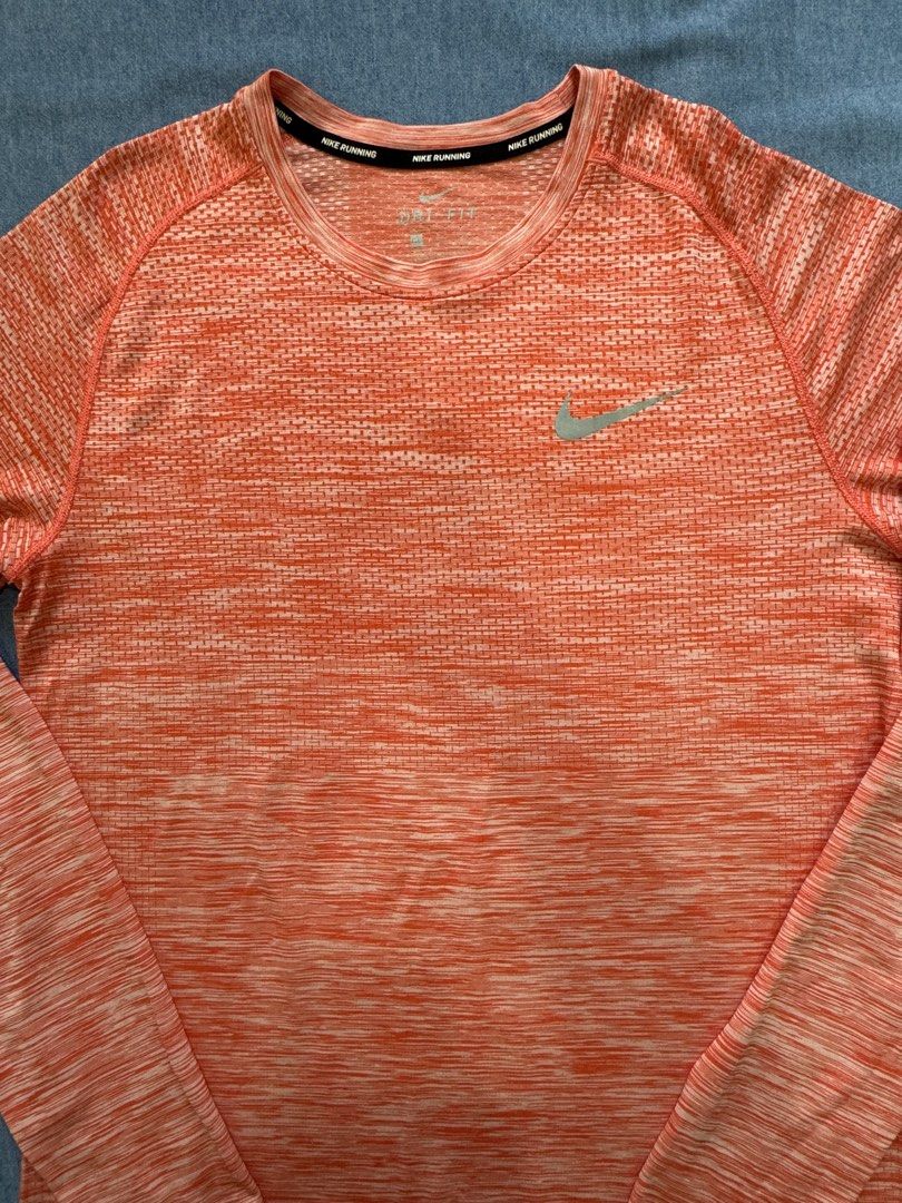 Nike drifit knit running LS (Category: Activewear) located in Daraga. Submitted by cariboy_1125 (Listing ID 1464571640, Image 3). Description: XL on tag (fit Large) 20x28 via tape measure Excellent.