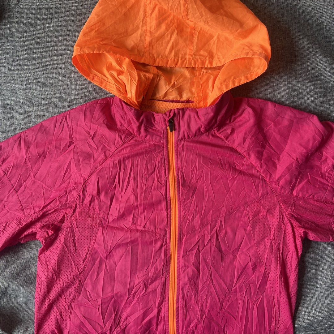 NIKE Dri-fit Running Lightweight Jacket (Category: Coats, Jackets and Outerwear) located in Imus. Submitted by thriftsportph (Listing ID 1464764053, Image 3). Description: NIKE Dri-fit Running Lightweight Jacket 🏷️Price: ₱450 📏Dimension: L23” W17” 🔖Size on tag: Large (Womens) 👕Condition: 9.5/10 (Detachable Hood) .