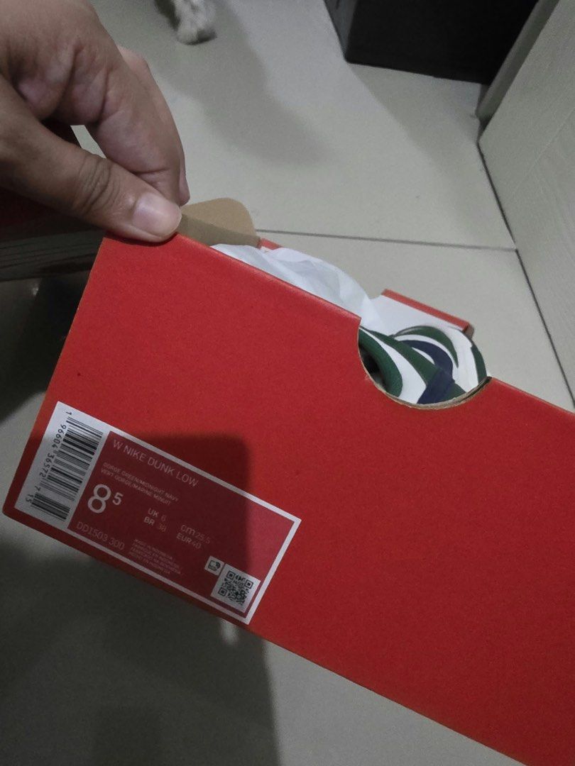 Nike Dunk Low Green White Navy (Category: Sneakers) located in Manila. Submitted by wanderiri (Listing ID 1464631379, Image 2). Description: - Authentic Nike Dunk Lows - Striking Green, White, and Navy colorway - Size: 8.5 US Women's - Includes original box and paper - Ideal for everyday style or sneaker collecting.