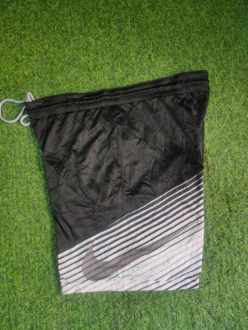 Nike elite short (Category: Activewear) located in Daet. Submitted by thriftnidiegz (Listing ID 1464580309, Image 1). Description: very good condition waist-32-40 L-19 xl on tag medyo loose n un garter.