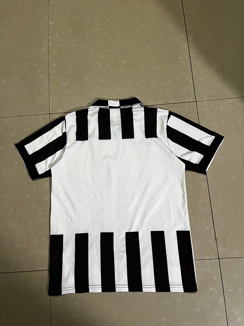 Nike foot ball jersey Jeep (Category: Formal Shirts) located in San Jose. Submitted by thriftfindsarchive (Listing ID 1464686142, Image 2). Description: Size M Width 21 Length 28 Issue stain & crack print Good condition authentic Fave ✨ Slightly negotiable dm me 📩.