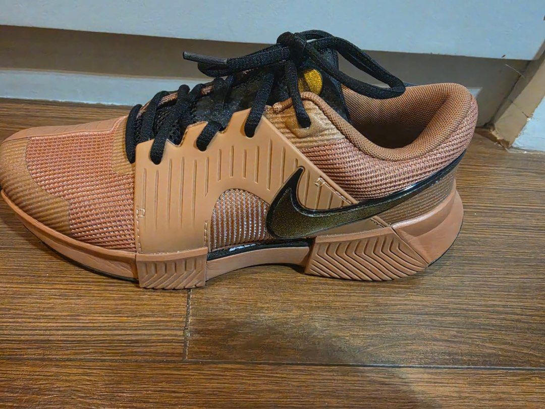 Nike GP Challenge 1.5 (Category: Sneakers) located in Taguig. Submitted by triciamcruz (Listing ID 1464723416, Image 3). Description: Nike GP Challenge 1.5 Naomi Osaka Size US W 8.5 /M 7 RFS wrong size Orig price 195 usd or 12,076 php Minor signs of usage .