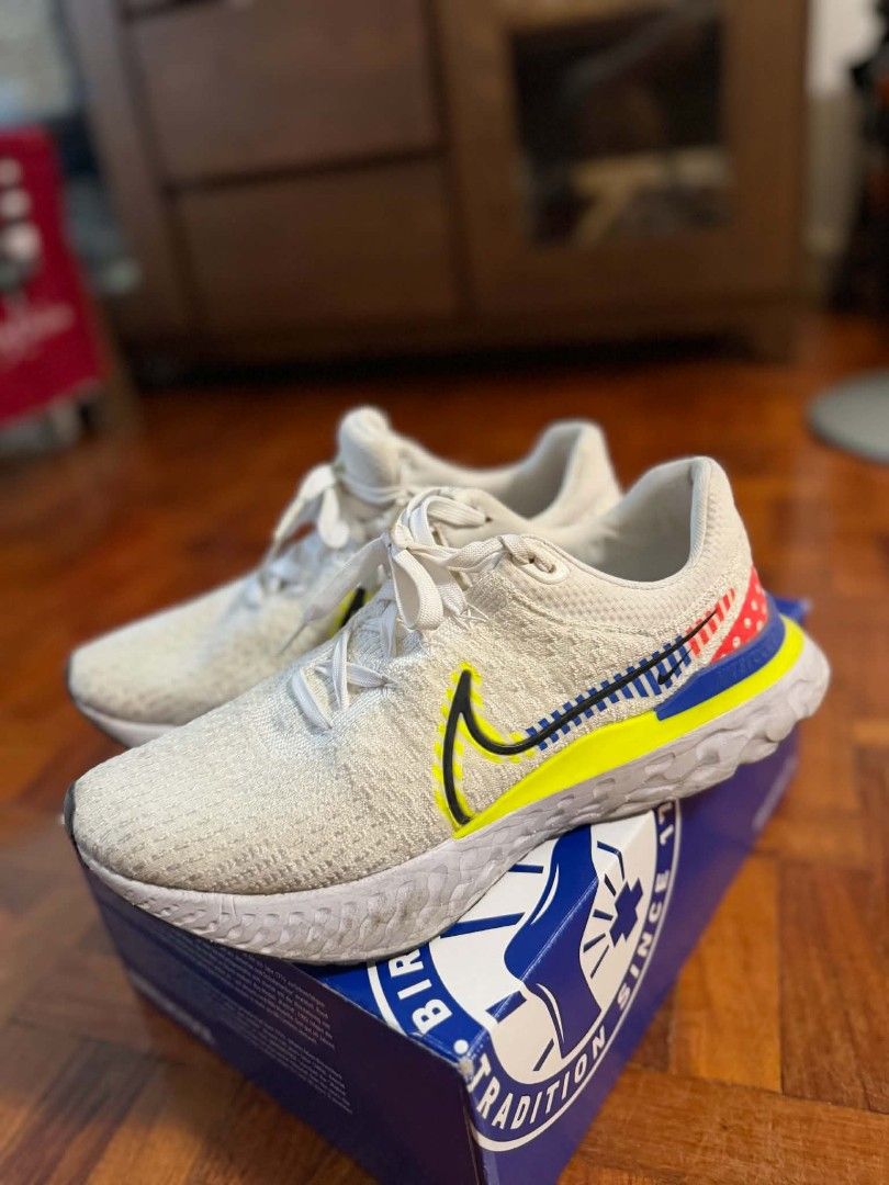 Nike Infinity Run Flyknit 3 PRM Running Shoes (Category: Sneakers) located in Makati City. Submitted by menibooo (Listing ID 1464590068, Image 2). Description: - Nike Infinity Run Flyknit 3 PRM - for running - Comfortable and supportive - Reason for selling: Too many shoes.