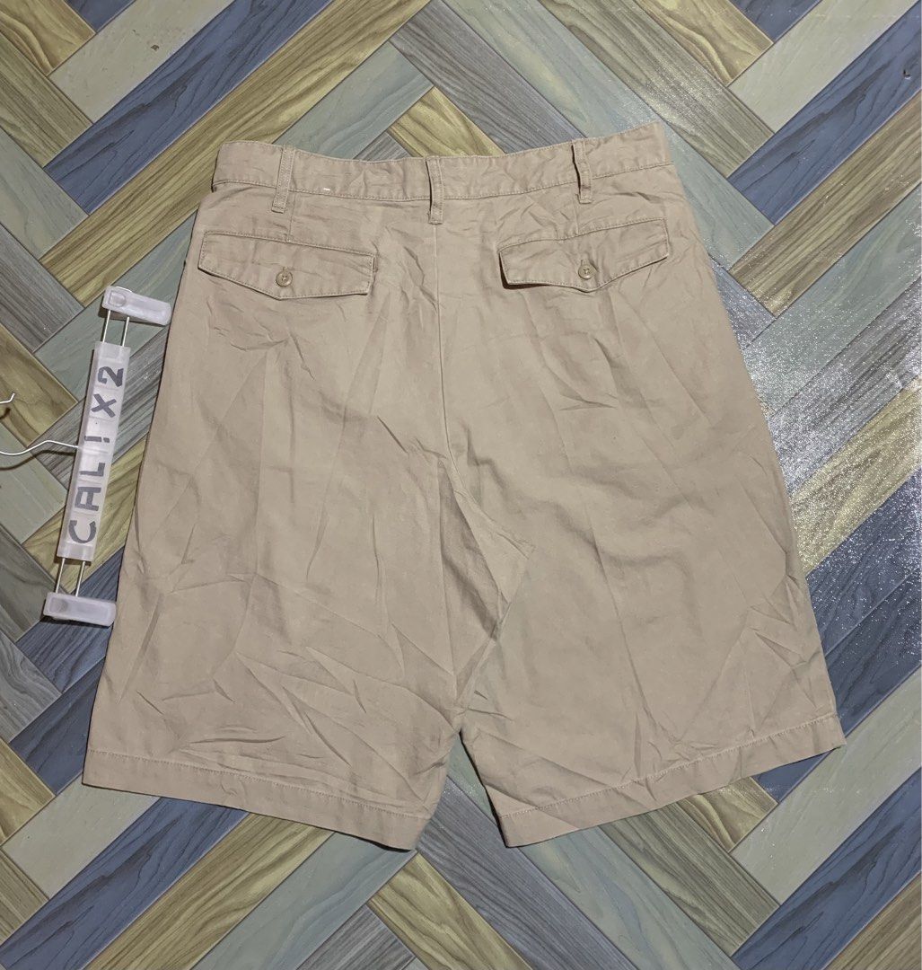 NIKE LIFE MEN’S PLEATED CHINO SHORT (Category: Shorts) located in Kapalong. Submitted by ac_thrift (Listing ID 1464599982, Image 3). Description: NIKE LIFE MEN’S PLEATED CHINO SHORT Size: Medium Waist: 32 Length: 22.5 Color rate: 10/10 Condition: Excellent/ Good as new MoP: Gcash Location: Mindanao, Davao del Norte, Kapalong, 8113.