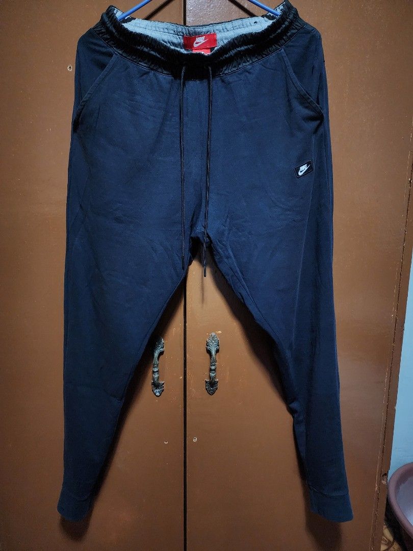 Nike Modern Jogger Black Pants (Category: Joggers) located in Tanza. Submitted by coki27 (Listing ID 1464644658, Image 2). Description: See detailed pics for info Meetup/Pickup: Tanza Cavite Shipping: LBC/JnT/LALAMOVE TY 😁🙌.
