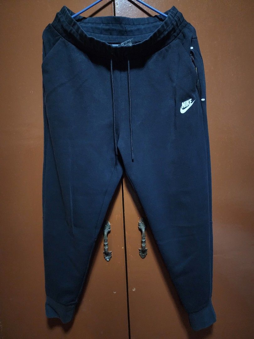 Nike NSW Fleece Pants (Category: Joggers) located in Tanza. Submitted by coki27 (Listing ID 1464644888, Image 2). Description: See detailed pics for info Meetup/Pickup: Tanza Cavite Shipping: LBC/JnT/LALAMOVE TY 😁🙌.