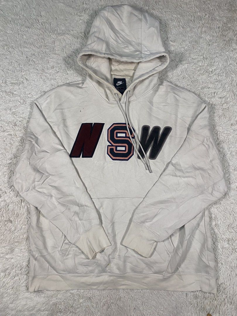 Nike NSW Pullover (Category: Coats, Jackets and Outerwear) located in Butuan. Submitted by exodus.co (Listing ID 1464713706, Image 1). Description: .