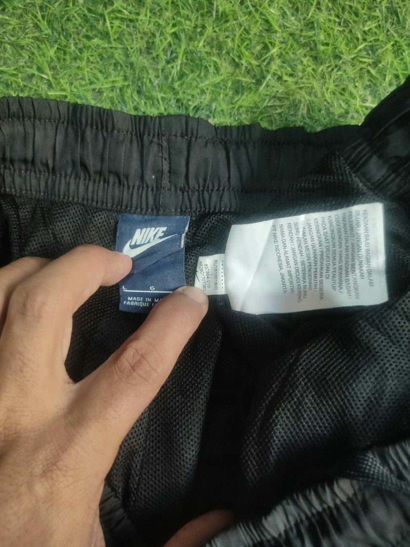 Nike nylon short (Category: Activewear) located in Vinzons. Submitted by kspabico07187 (Listing ID 1464732139, Image 3). Description: Excellent condition No issue 10/10 cr Waist-30-36 L-20.