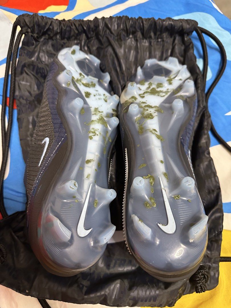 Nike Phantom 6 high elite （分類：靴）位於 Hong Kong。 由 calllllum0541 提交（商品編號 1464738210，圖片 3）。簡介： Nike Phantom 6 high elite 著過1次，鞋面新淨，鞋底花唔影響使用 eu44 jp280 。