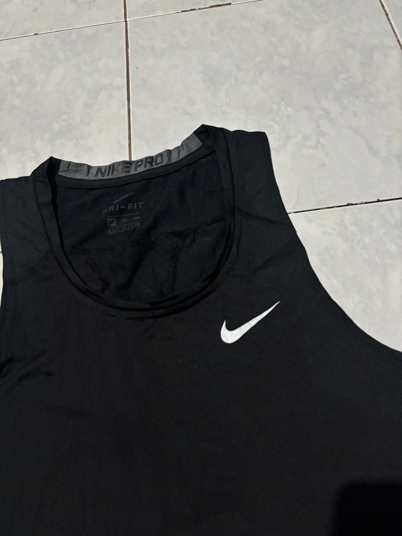 Nike Pro Compression Shirt (Category: Activewear) located in Patnongon. Submitted by lukisthriftz (Listing ID 1464572468, Image 2). Description: 18x27 S-M Stretchable Good as new Complete tags .