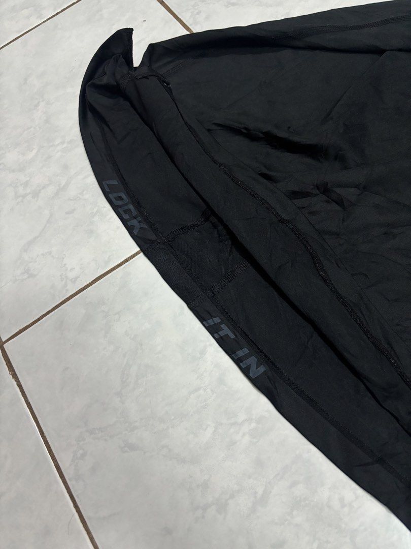 Nike Pro Compression Shirt (Category: Activewear) located in Patnongon. Submitted by lukisthriftz (Listing ID 1464572468, Image 3). Description: 18x27 S-M Stretchable Good as new Complete tags .