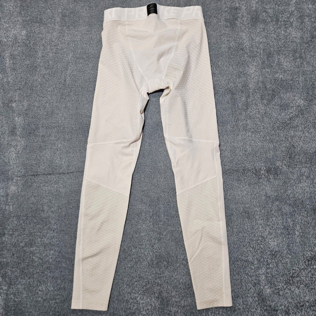 Nike pro hypercool compression tights (Category: Joggers) located in Baguio. Submitted by fadexquisite (Listing ID 1464693997, Image 2). Description: Nike pro hypercool compression tights Size med on tag Waist 26-30inch Length 36inch Rise 11inch Inseam 26inch Leg opening 4inch Excellent condition 700 plus ship fee.