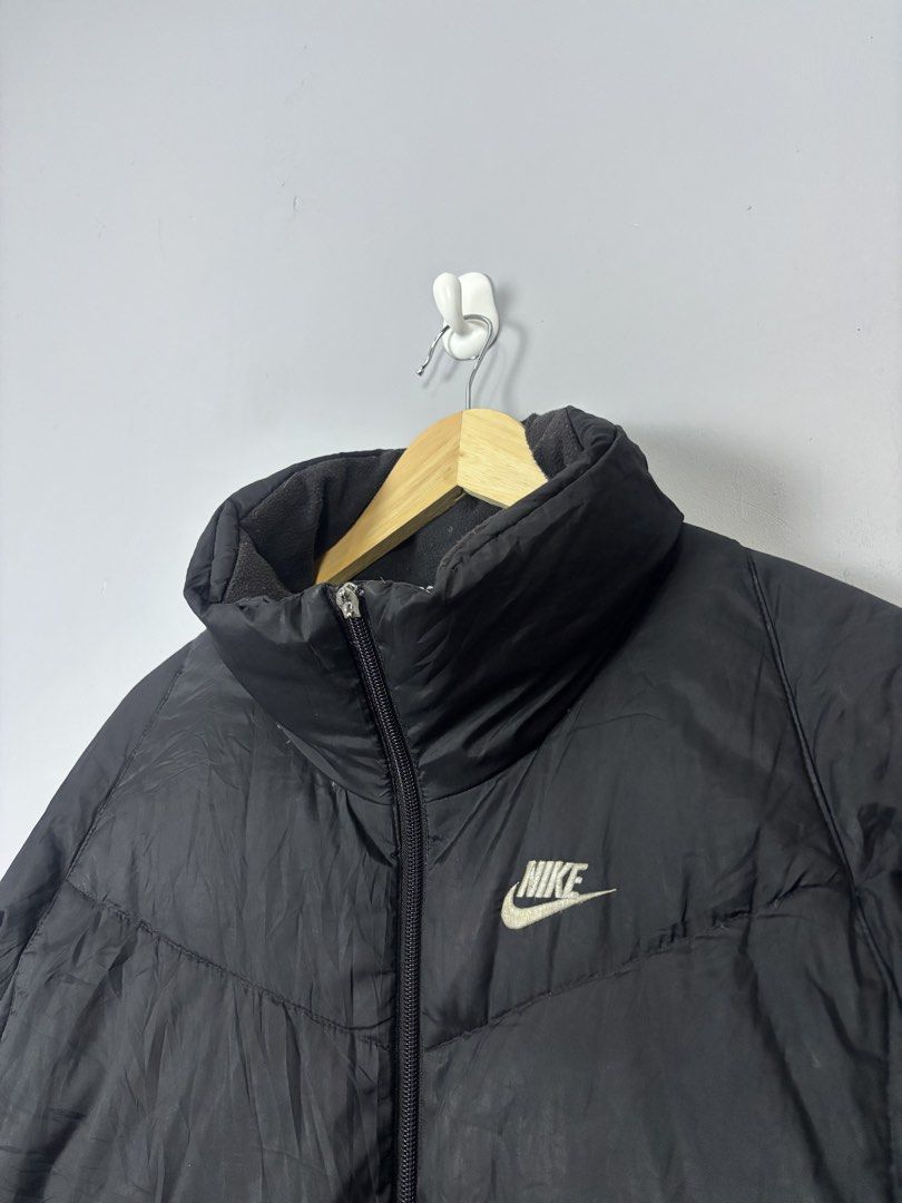 Nike Puffer Jacket Black Size M (Category: Coats, Jackets and Outerwear) located in Mabalacat. Submitted by doughnutthrift (Listing ID 1464661319, Image 3). Description: NIKE PUFFER JACKET Excellent condition W- 23” L- 29” Vintage condition, Puller .