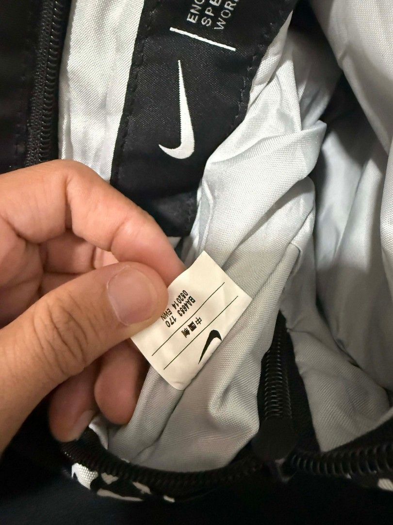 NIKE RARE (Category: Activewear) located in Sarangani. Submitted by rareeagle-0c68 (Listing ID 1464676888, Image 3). Description: .