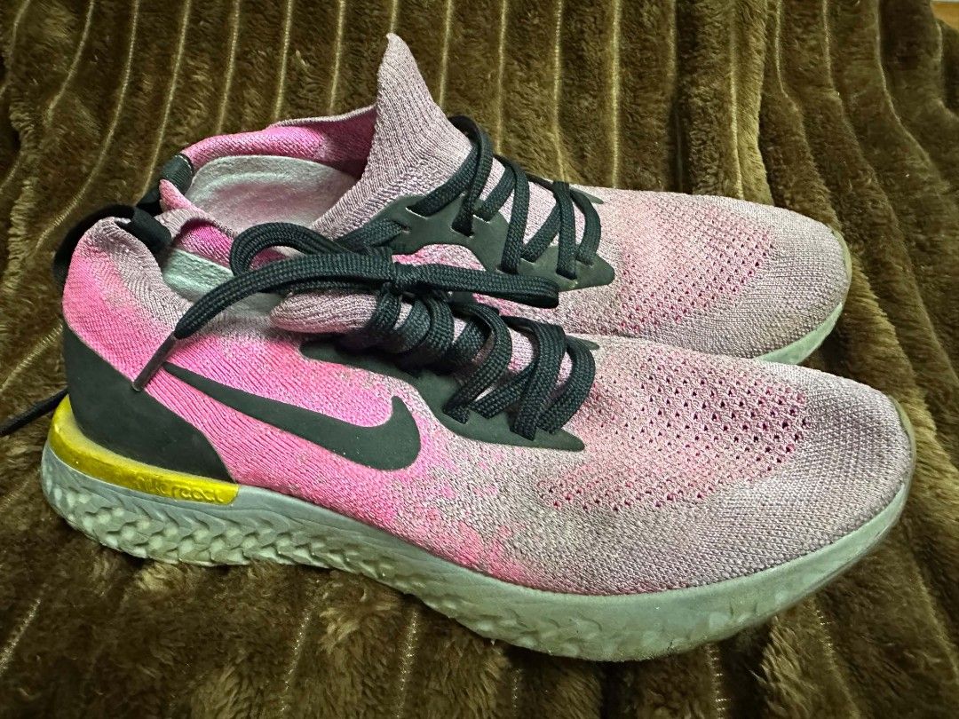 Nike react (Category: Casual Shoes) located in Quezon City. Submitted by brand_dyn3 (Listing ID 1464728795, Image 2). Description: Nike react size : US6 or 23cm.