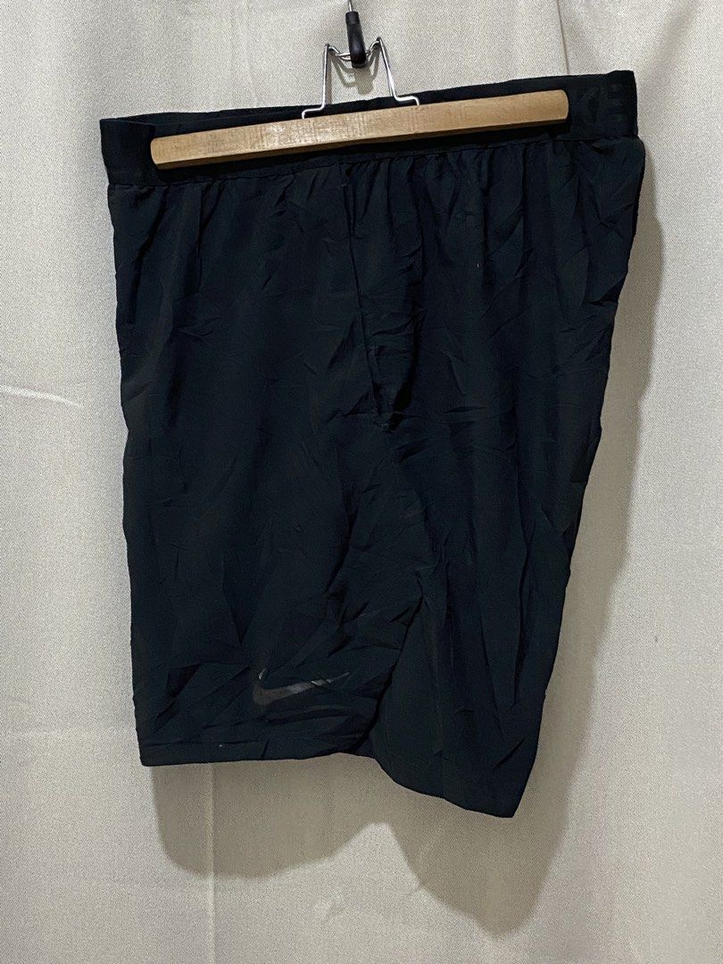 Nike running short (Category: Shorts) located in Davao. Submitted by sellsell2002 (Listing ID 1464709924, Image 1). Description: Naykie running Excellent condition Waist 30-34.
