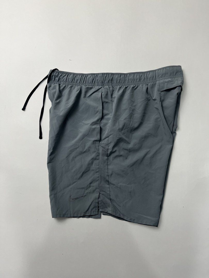 Nike Shorts (Category: Shorts) located in Makati City. Submitted by ufcknwthbst (Listing ID 1464673806, Image 2). Description: 18 inch length 9.5/10 condition No issue.