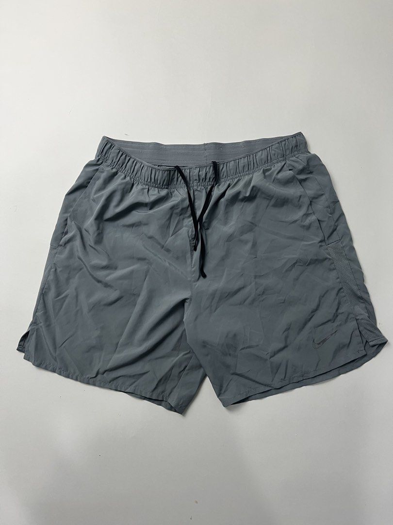 Nike Shorts (Category: Shorts) located in Makati City. Submitted by ufcknwthbst (Listing ID 1464673806, Image 1). Description: 18 inch length 9.5/10 condition No issue.