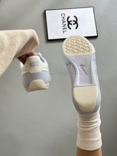 (Category: ) located in . Submitted by pickplanet_sneaker_shirt (Listing ID 1464753966, Image 1). Description: .