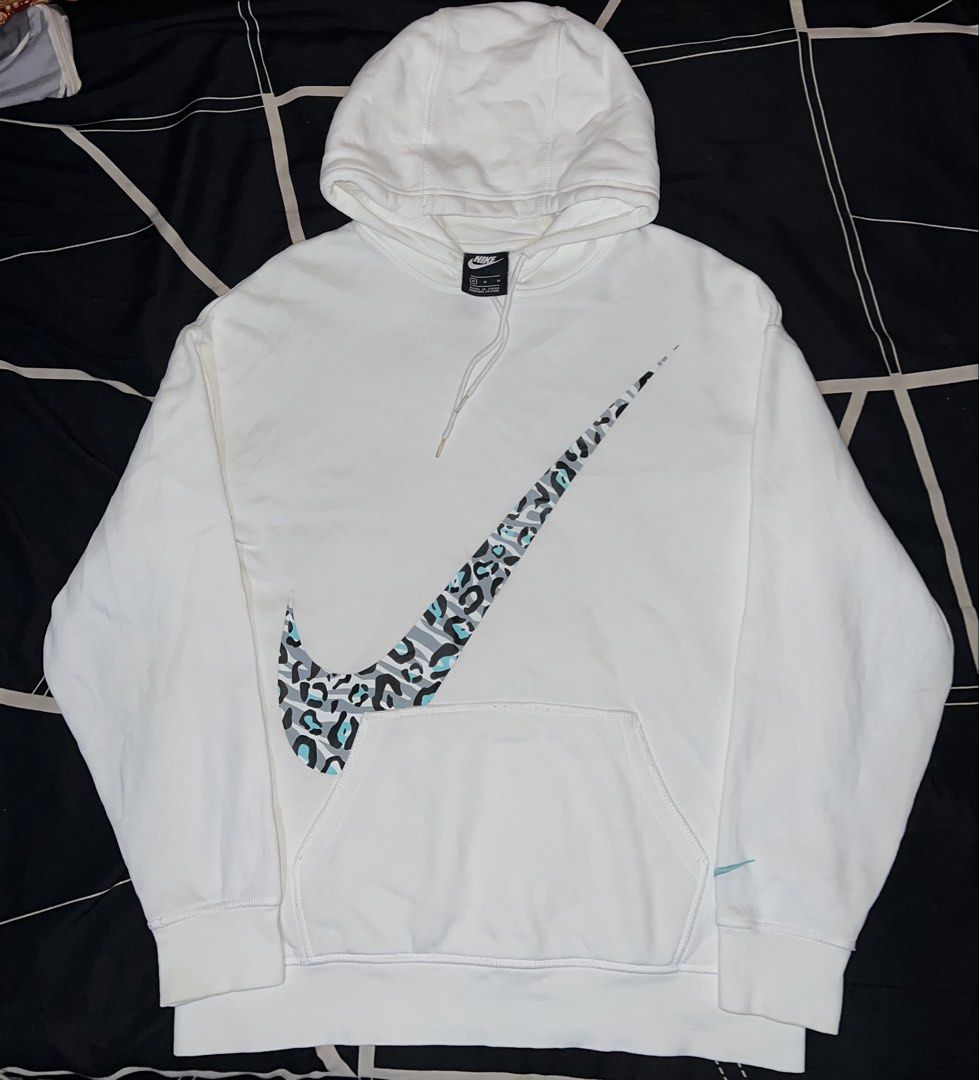 Nike Swoosh Hoodie (Category: Hoodies) located in Cebu City. Submitted by jlturno1999 (Listing ID 1464575958, Image 2). Description: Nike Swoosh Hoodie Good as new condition 23x27 dimensions 9.8/10 color rate Legit/authentic No issue.