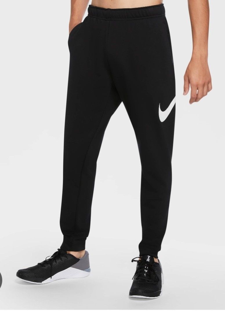 Nike swoosh jogger (Category: Joggers) located in Bulacan. Submitted by ryldeal030912 (Listing ID 1464700902, Image 1). Description: very good condition xxl 34-40" waistline 41" lenght.