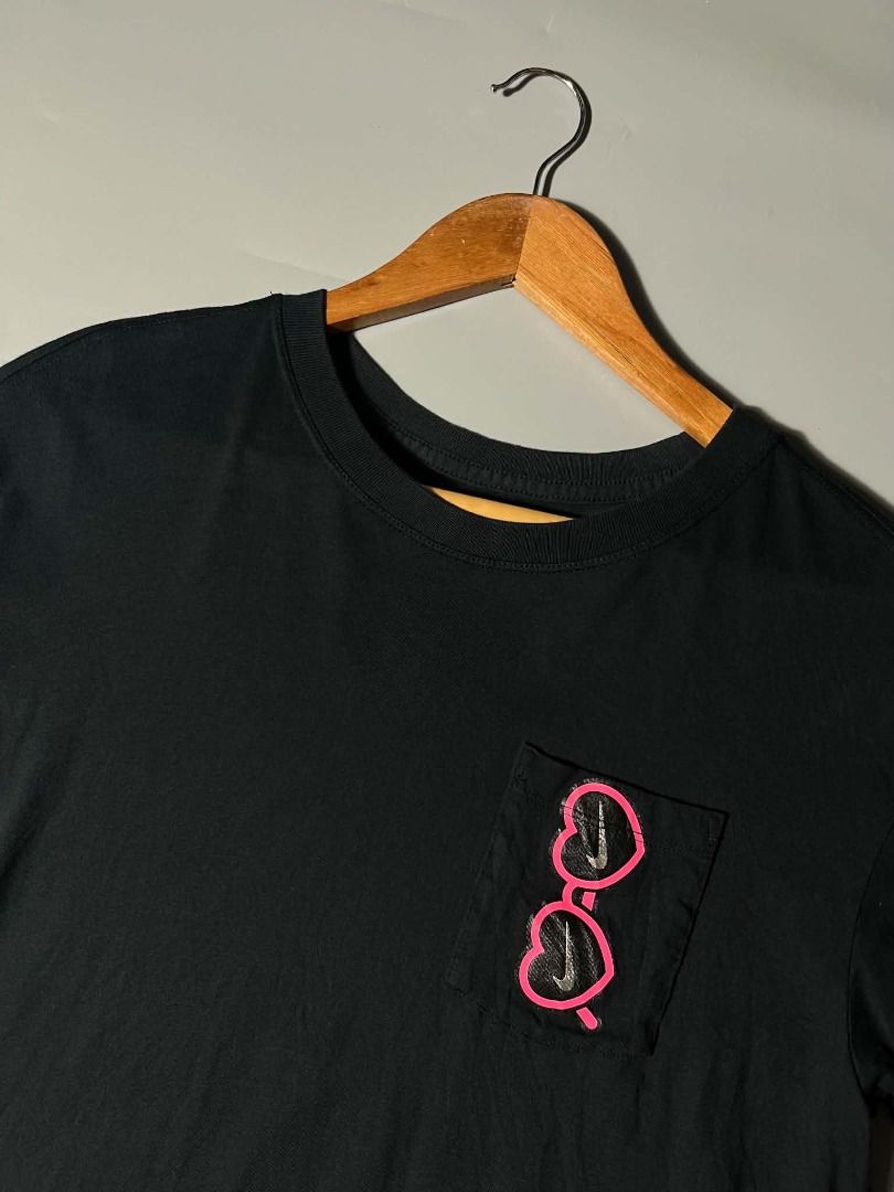 NIKE TEE (Category: Shirts) located in General Santos City (Dadiangas). Submitted by arjay_genita (Listing ID 1464769373, Image 2). Description: Nike Tee ‼️Size Medium (20/24) ‼️Excellent condition ‼️Color rate 9.5./10 ‼️No issue.