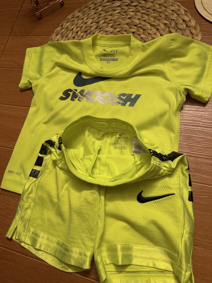 Nike Terno Neon Color for kids (Category: Babies & Kids Fashion) located in Valenzuela. Submitted by cbsapparel829 (Listing ID 1464737228, Image 3). Description: Needs wash see last pic 3-4.
