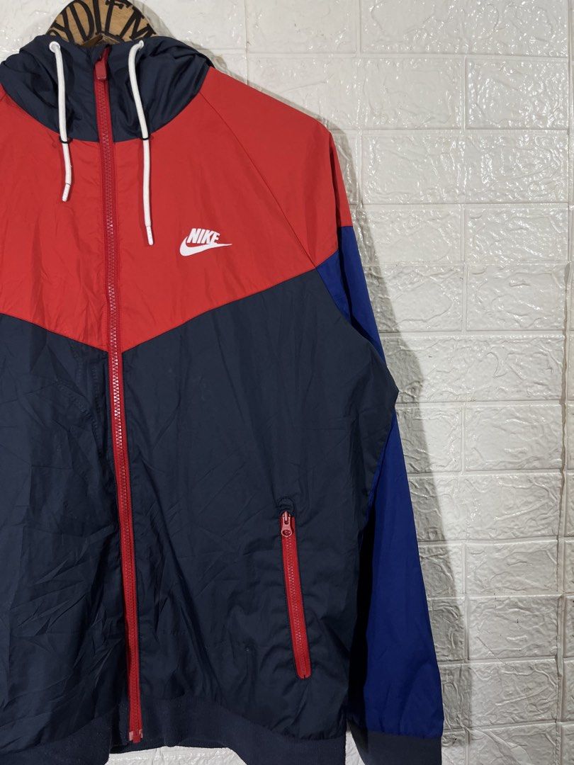 nike tri tone windbreaker (Category: Coats, Jackets and Outerwear) located in Manila. Submitted by lloydiemmfmannn (Listing ID 1464619851, Image 3). Description: nike tri tone windbreaker sz L on tag w23.5 l27 flaws: pasay location ig: ALLIN.THRIFT.