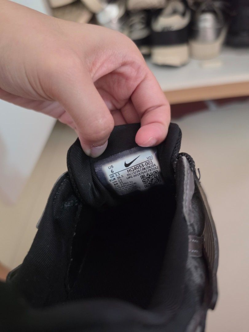 Nike V2K Metallic Dark Grey (Category: Casual Shoes) located in Bulacan. Submitted by glvzicbg_ (Listing ID 1464634078, Image 3). Description: good as new 1000% authentic needs sole cleaning lang Size W6 no box, natapon na .