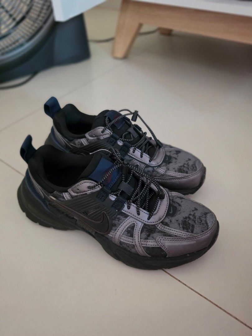 Nike V2K Metallic Dark Grey (Category: Casual Shoes) located in Bulacan. Submitted by glvzicbg_ (Listing ID 1464634078, Image 1). Description: good as new 1000% authentic needs sole cleaning lang Size W6 no box, natapon na .