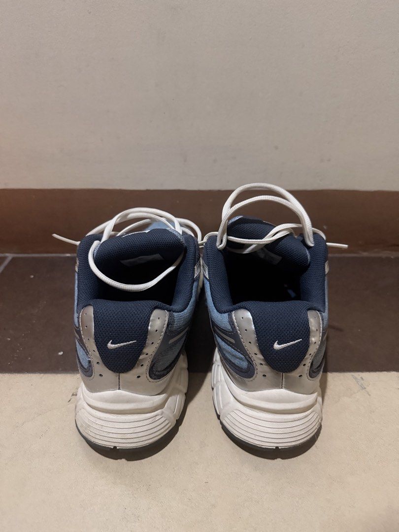 Nike V5 RNR Running Shoes (Category: Sneakers) located in Manila. Submitted by ralpandre (Listing ID 1464667617, Image 2). Description: For Sale: Nike V5 RNR Size 10.5 Denim Condition: Used, Like-New No sole separations No heel drags Issue: No box Payment: Gcash or bank transfer Delivery: Lalamove Shipping Fee: Covered by buyer.
