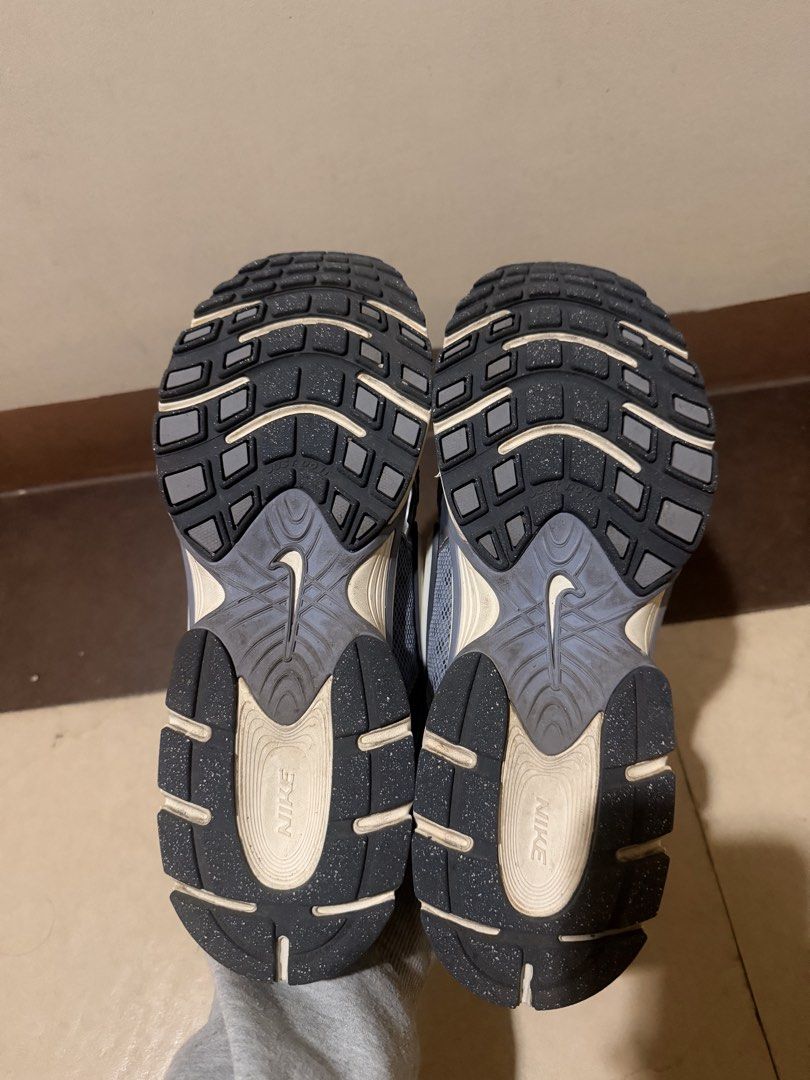 Nike V5 RNR Running Shoes (Category: Sneakers) located in Manila. Submitted by ralpandre (Listing ID 1464667617, Image 3). Description: For Sale: Nike V5 RNR Size 10.5 Denim Condition: Used, Like-New No sole separations No heel drags Issue: No box Payment: Gcash or bank transfer Delivery: Lalamove Shipping Fee: Covered by buyer.