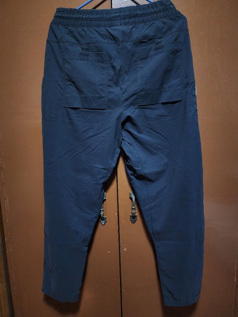 Nike Woven Charcoal Black Pants (Category: Trousers) located in Tanza. Submitted by coki27 (Listing ID 1464645056, Image 3). Description: See detailed pics for info Meetup/Pickup: Tanza Cavite Shipping: LBC/JnT/LALAMOVE TY 😁🙌.