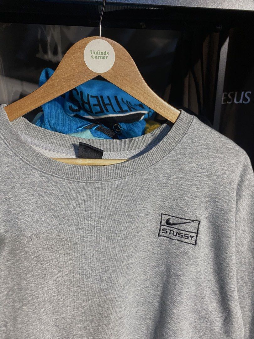 NIKE x STUSSY SWEATER (OFF) (Category: Coats, Jackets and Outerwear) located in San Pablo. Submitted by genesisllo24149 (Listing ID 1464731624, Image 3). Description: NIKE x STUSSY SWEATER (OFF) LENGTH -> 26 WIDTH -> 24 ISSUE -> NECKLINE CONDITION -> GOOD DM TO PURCHASE 📥 DISCLAIMER: - Please manage your expectations, posted items are preloved, used & thrifted -Actual color may vary due to lighting -Flaker will be posted.