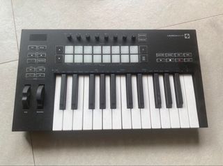 （分類：）位於 。 由 stringshk 提交（商品編號 1464713320，圖片 1）。簡介： 。